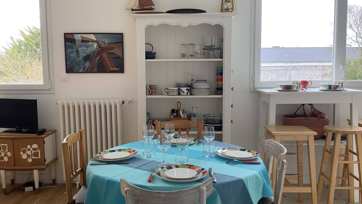 Etel Apartment | Apartment playita M&Y. Cosy, 3-minute walk from port and ria d'Etel.