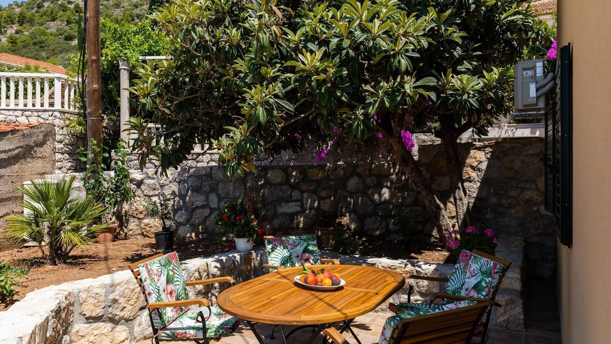 Trsteno Apartment | Apartment Pod Nespolom - One Bedroom Apartment with Terrace