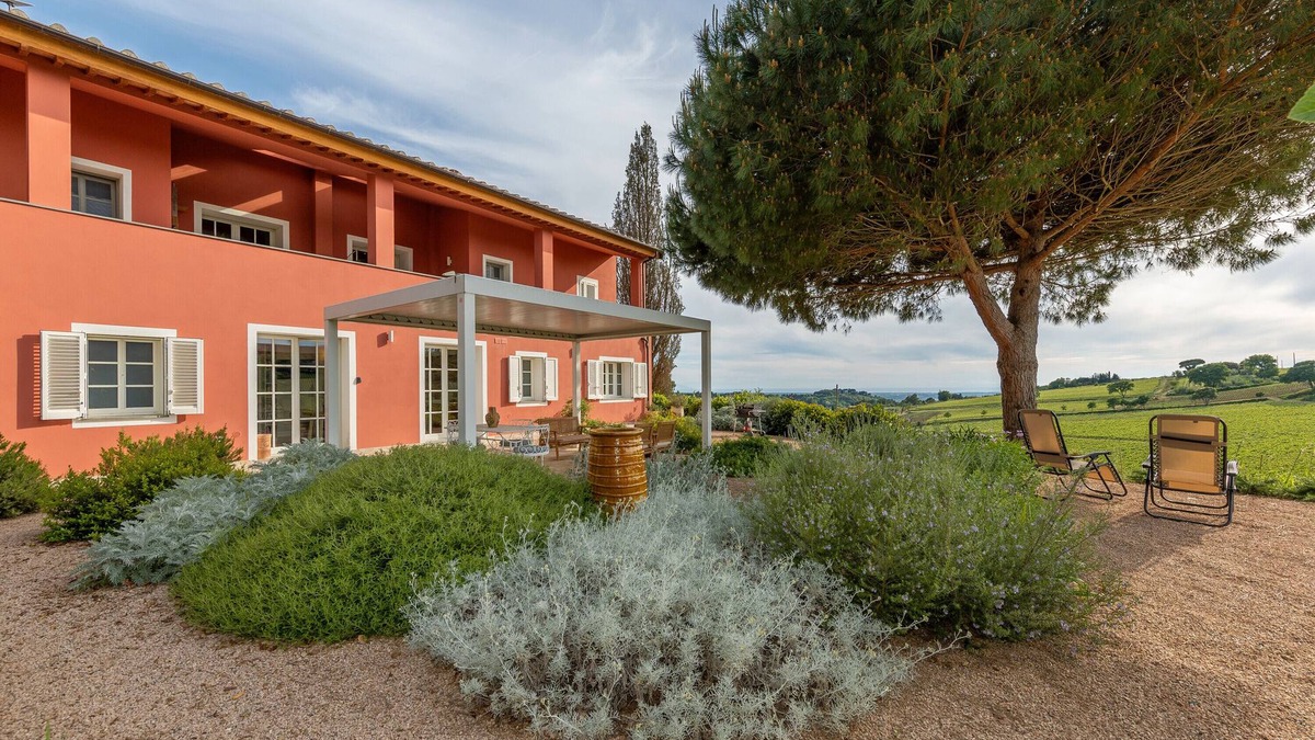 Riparbella Apartment | Apartment 'Podere Terraviva - Apt Ginestra' with Sea View, Shared Pool and Wi-Fi