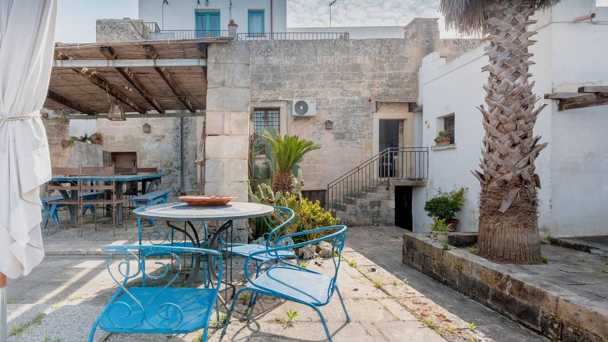 Serrano Apartment | Apartment 'Ponente' with Private Terrace, Wi-Fi and Air Conditioning