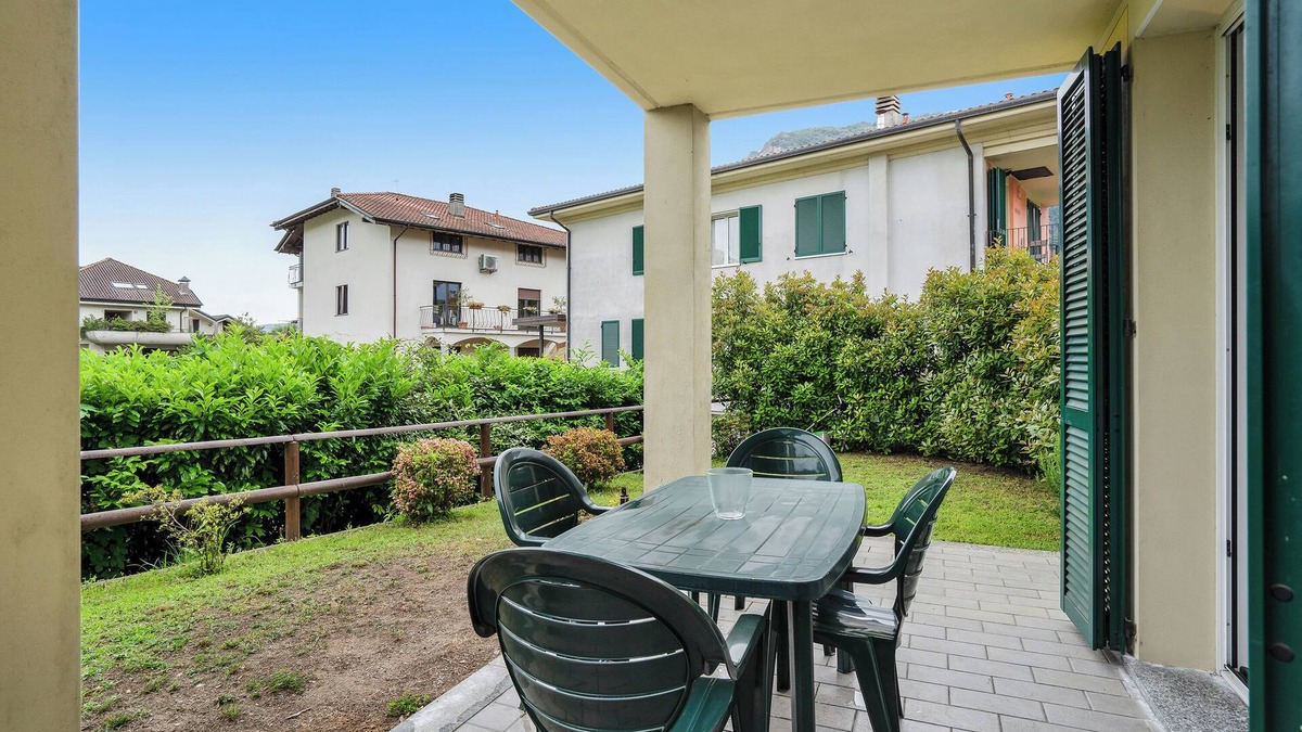 Feriolo Apartment | Apartment Residence Camelie - Mazzini 2 with Mountain View, Garden & Wi-Fi