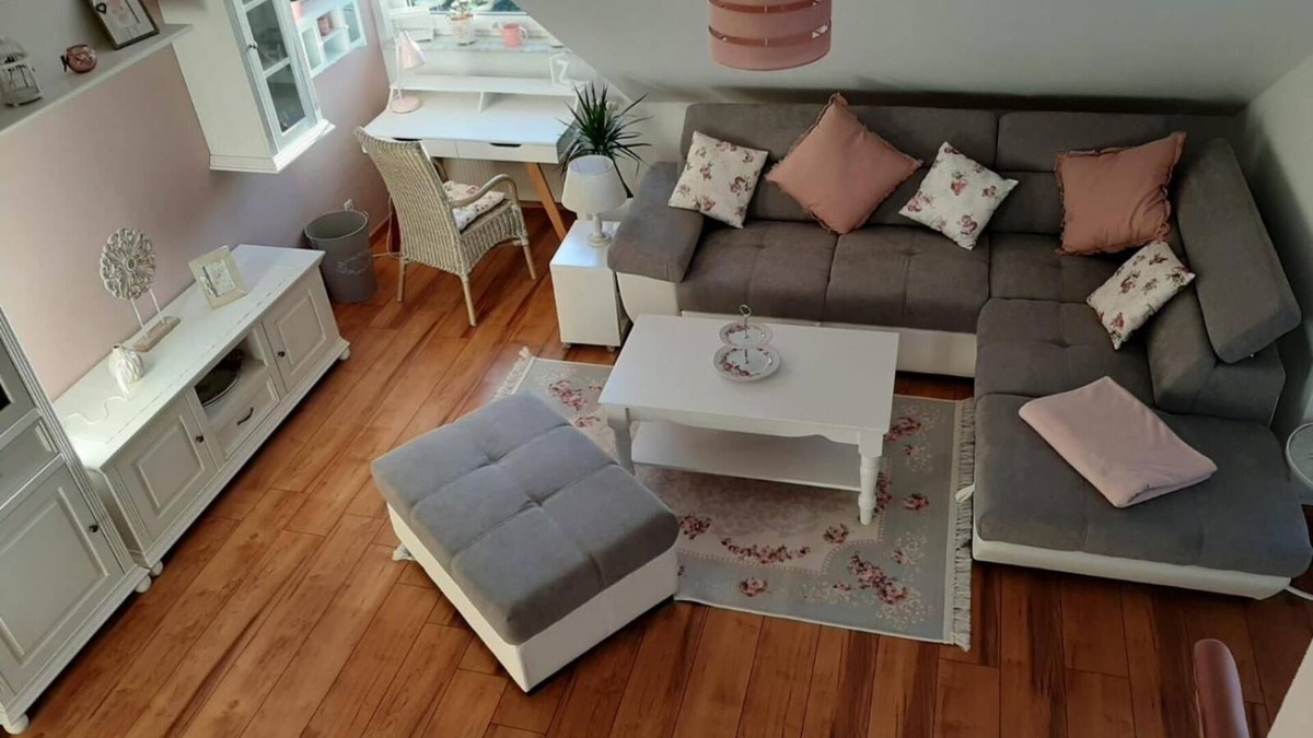 Johannisberg Apartment | Apartment 'Rheingauer Rosengasse' with Balcony and Wi-Fi