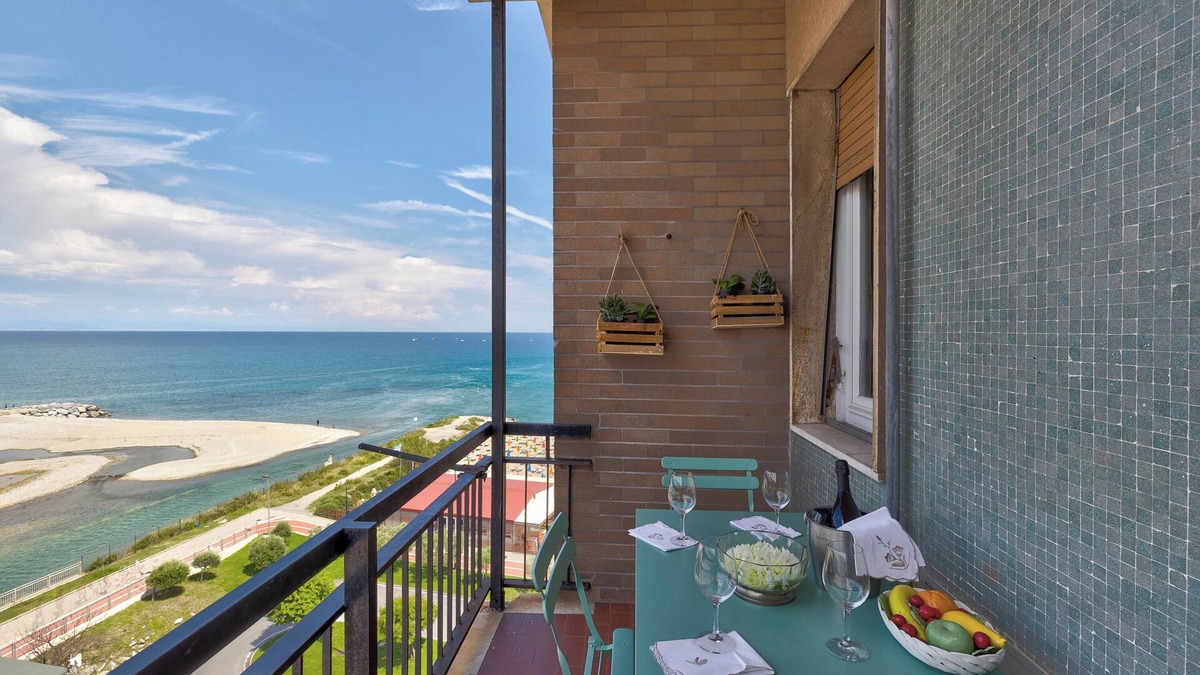 Vado Ligure Apartment | Apartment 'Riva Mare 1' with Parking, Sea View, Balcony and Wi-Fi