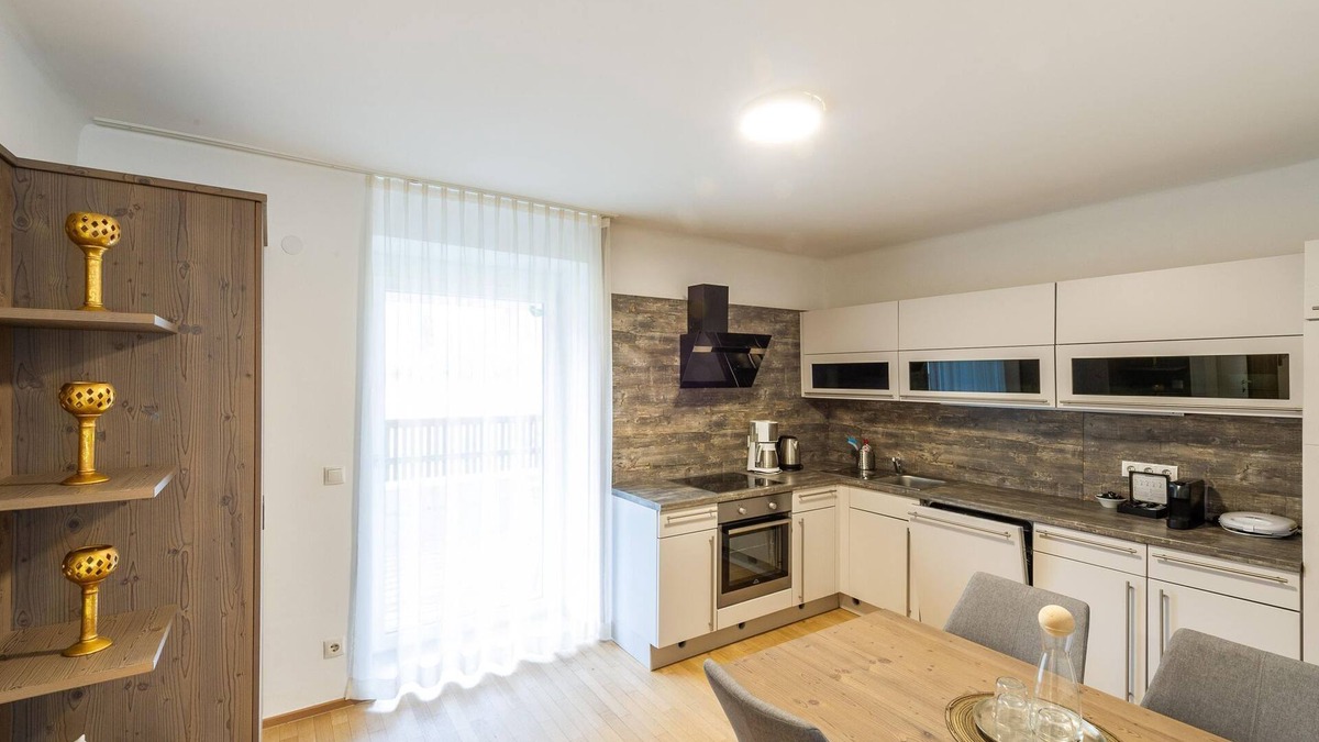 Uebelbach Apartment | Apartment Roadster with breakfast in Pension Herti - Haus Pastner am Teich