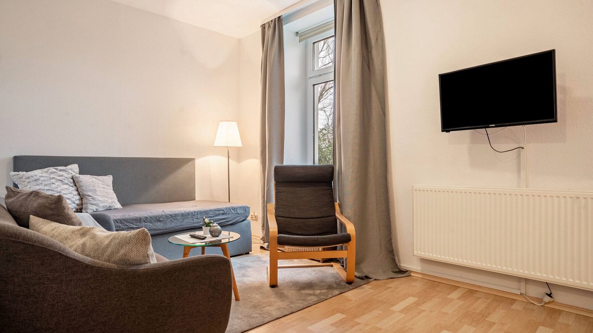 Muritz Apartment | Apartment 'Rosenduft' with Shared Garden, Balcony and Wi-Fi