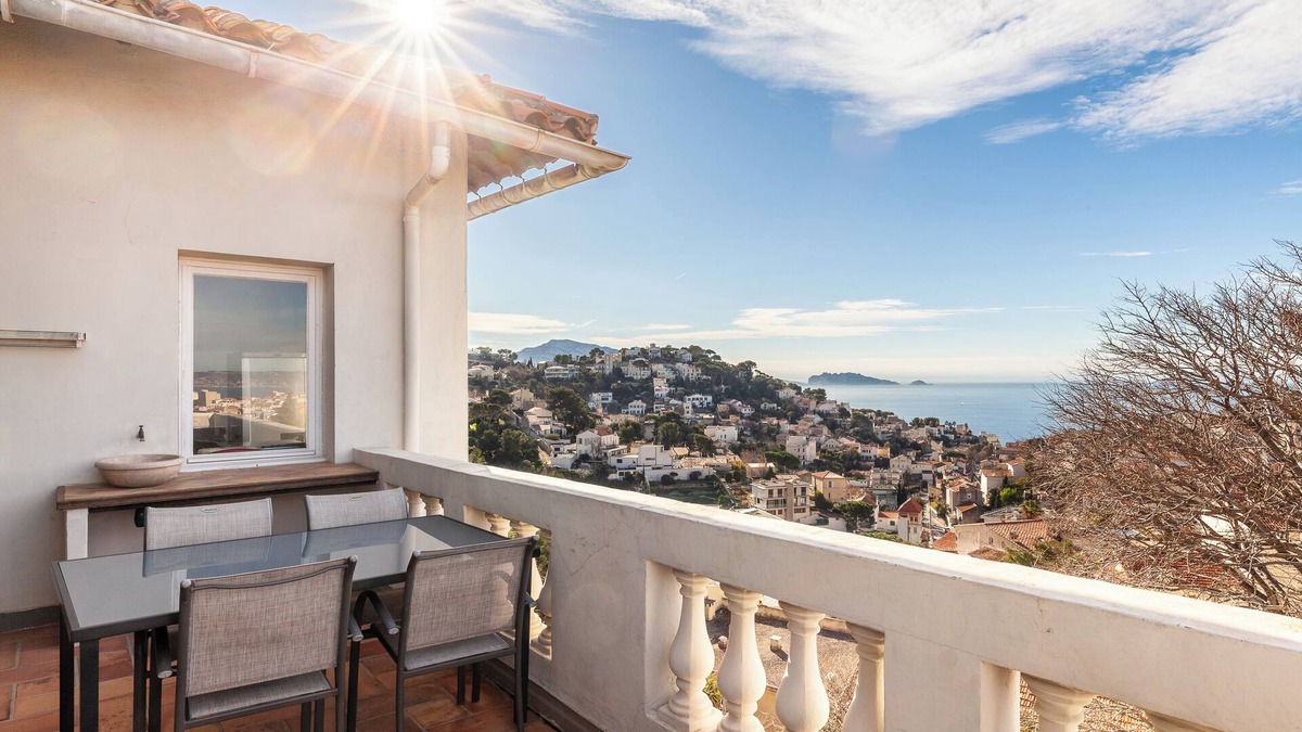 Bompard Apartment | Apartment 'Roucas Blanc Vue Mer Exceptionnelle' with terrace, Wi-Fi and Air Conditioning