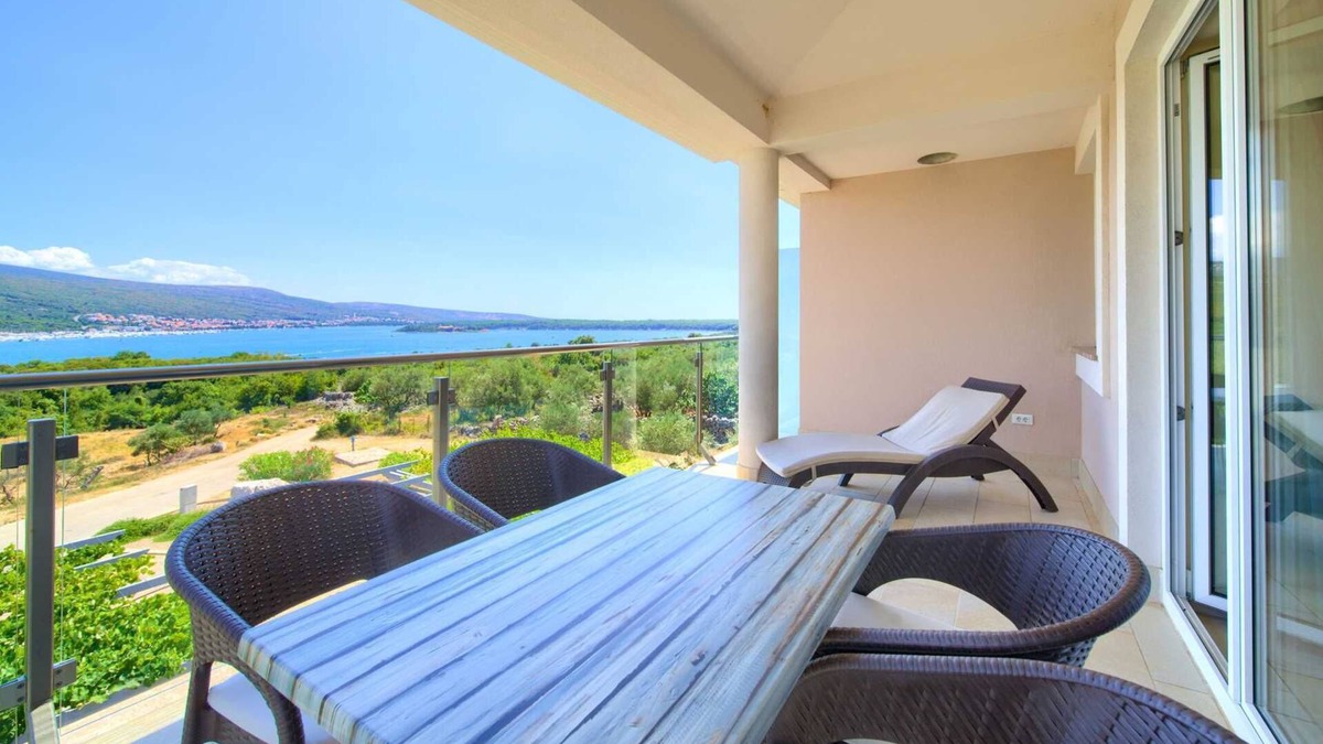 Kornic Apartment | Apartment ROYAL 2 with pool and jacuzzi