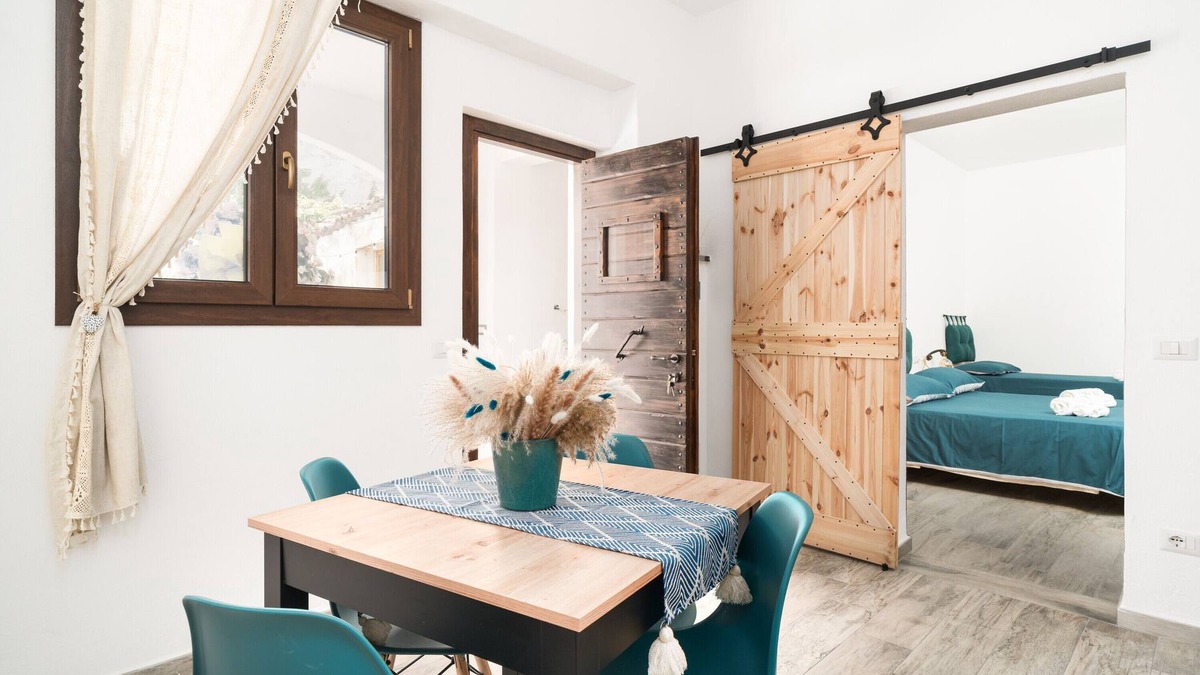 Irgoli Apartment | Apartment 'S' Istancu Vetzu' with Mountain View, Wi-Fi and Air Conditioning