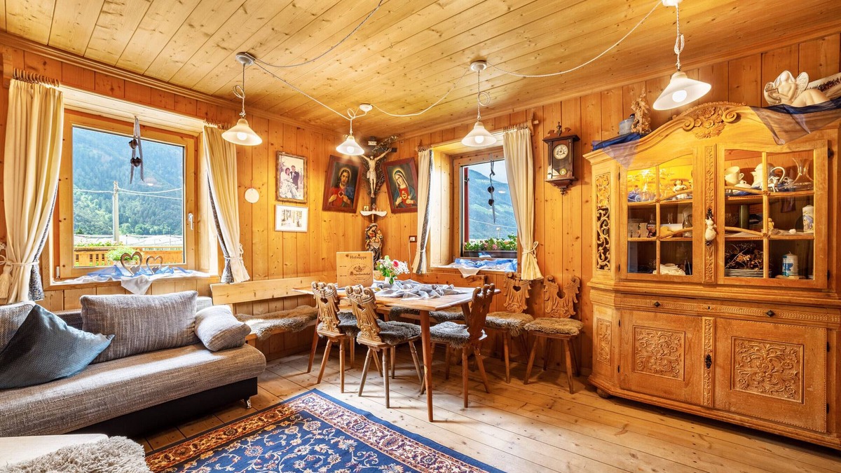 Plaus Apartment | Apartment "Sagschneiderhof Golden Delicious" with Mountain View, Whirlpool & Wi-Fi