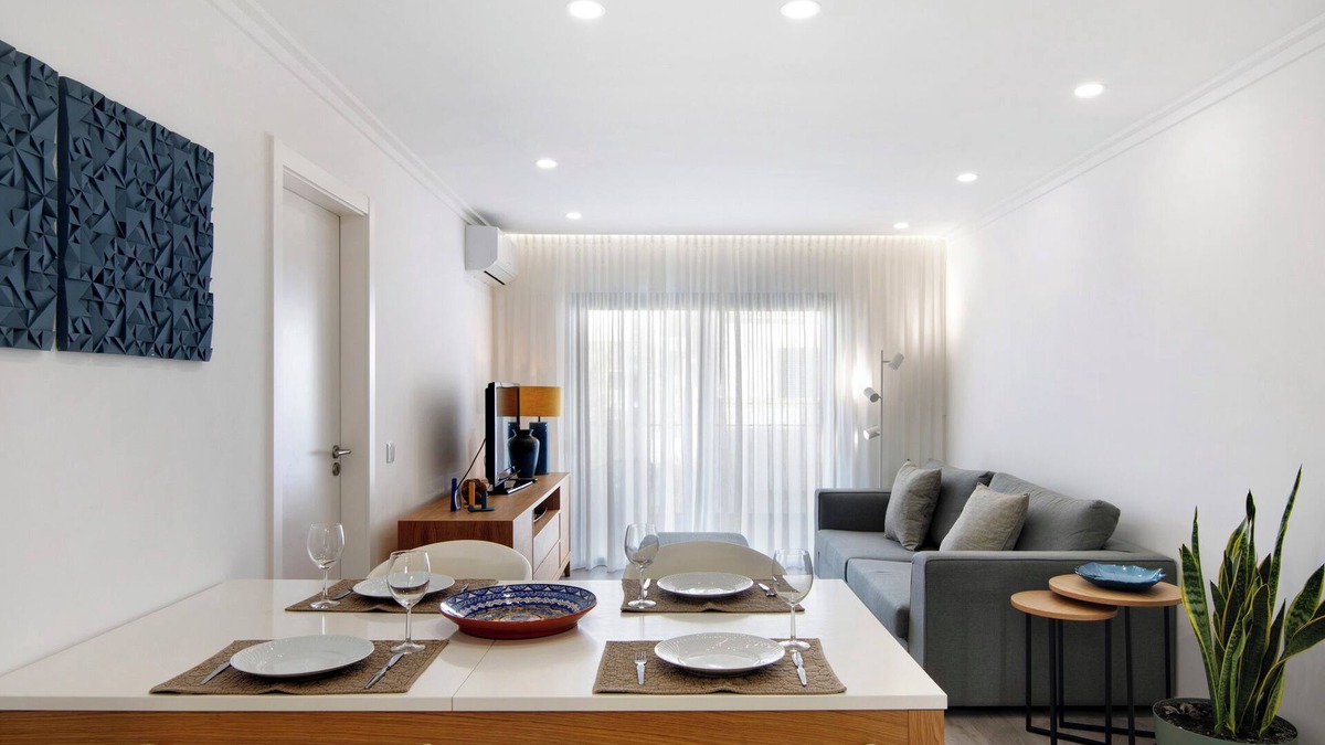 Altura Apartment | Apartment 'Salty Tides' with Balcony, Wi-Fi and Air Conditioning