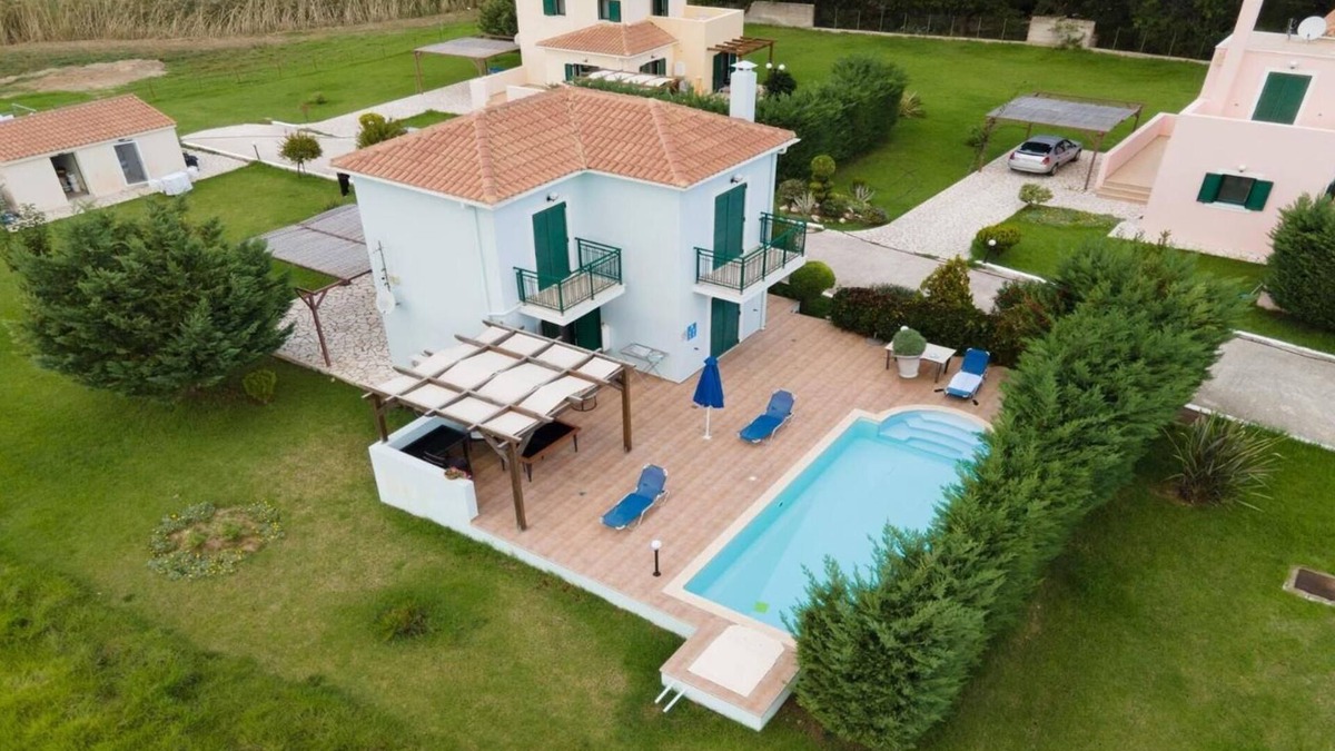 Sami Apartment | Apartment 'Sami Beach Villas Nefeli' with Mountain View, Wi-Fi and Air Conditioning