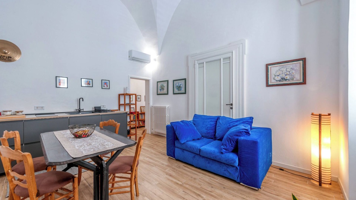Lecce Apartment | Apartment 'Sanbiagioapartment' with Balcony, Wi-Fi and Air Conditioning