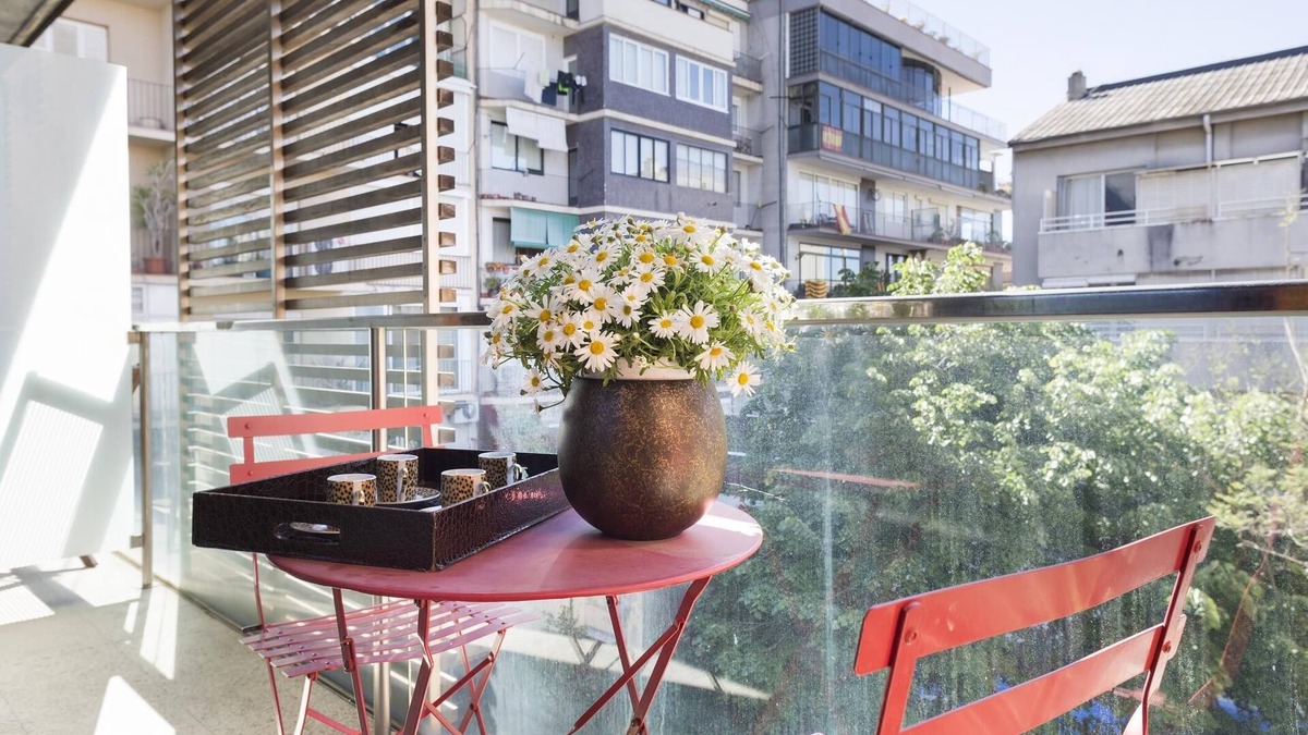 Sant Gervasi Apartment | Apartment Sant Gervasi 3 rooms with Terrace and optional parking -WiFi Free