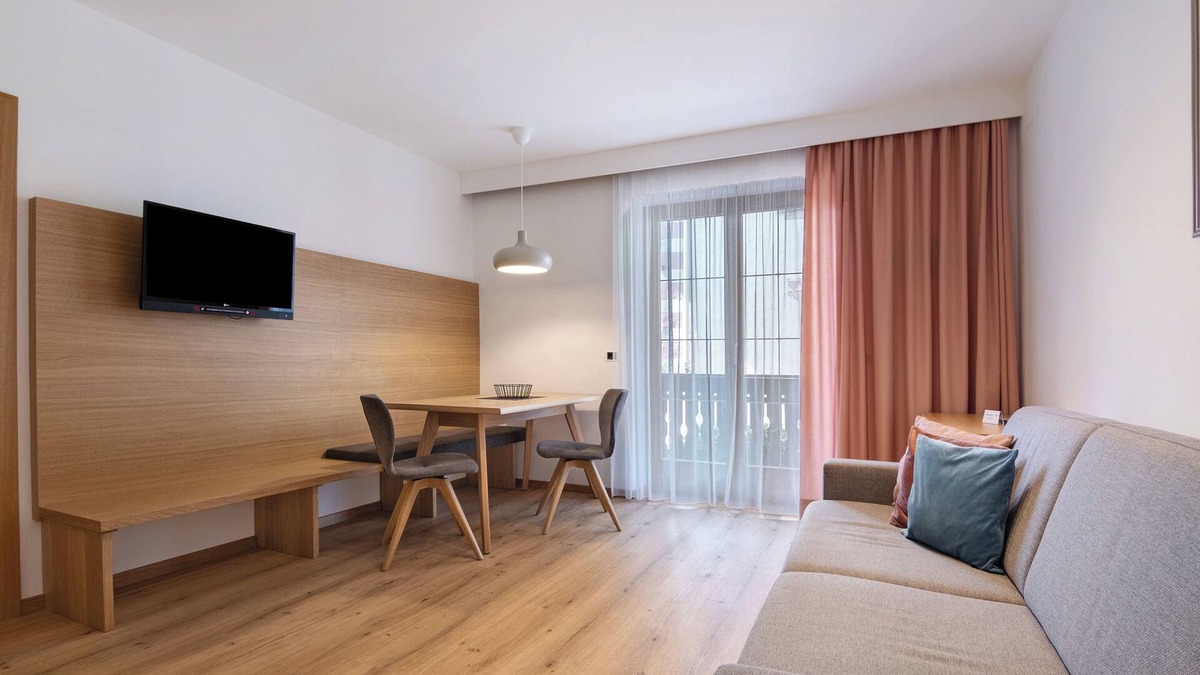 Silandro Apartment | Apartment 'Schnatzhof A2' with Mountain View, Shared Pool and Wi-Fi
