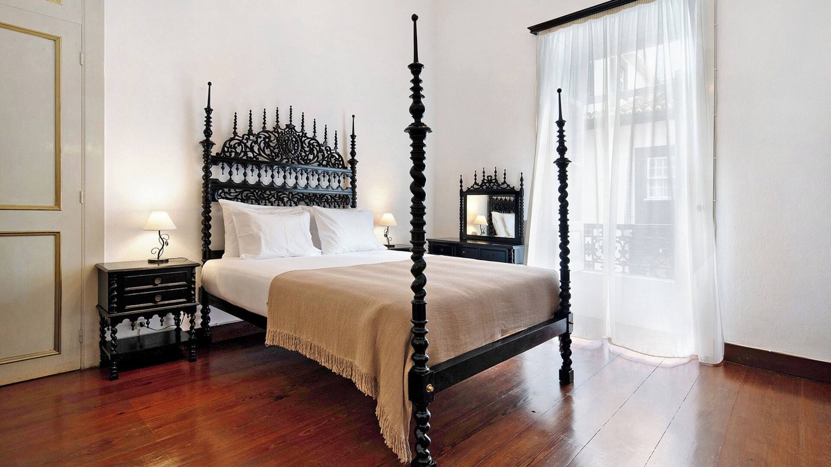 Angra do Heroismo Apartment | Apartment "Sé Heritage" with Private Terrace & Wi-Fi