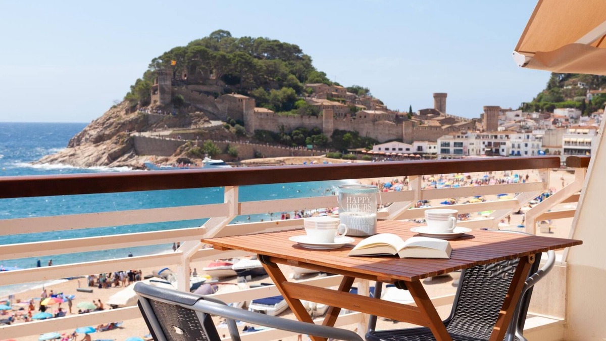 Tossa de Mar Apartment | APARTMENT SEA VIEWS on the BEACH