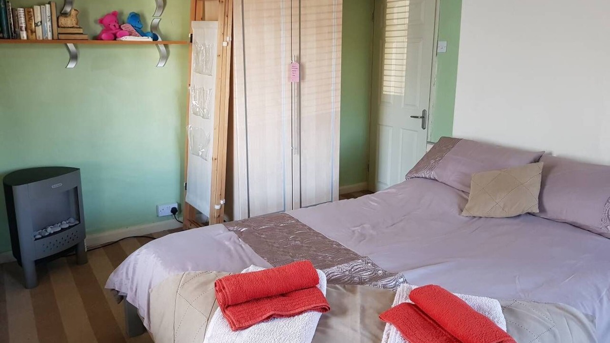 Guisborough Apartment | Apartment - Sleeps 4 - Pet friendly - Balcony