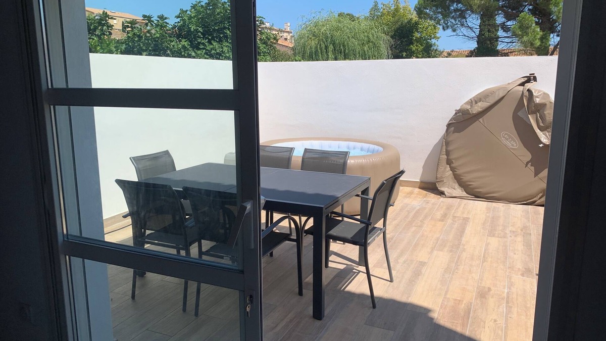Narbonne Apartment | Apartment + SPA Terrace BBQ