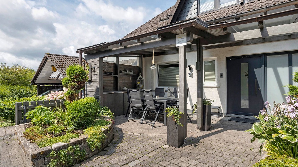 Eslohe Apartment | Apartment 'Stappert' with Mountain View, Balcony and Wi-Fi