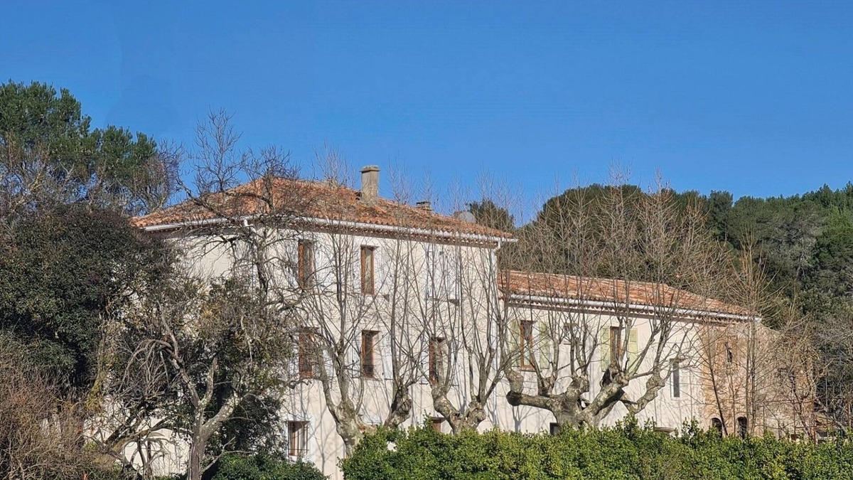 Carnoules Apartment | Apartment 'Studio Vintage' with Mountain View, Shared Pool and Wi-Fi