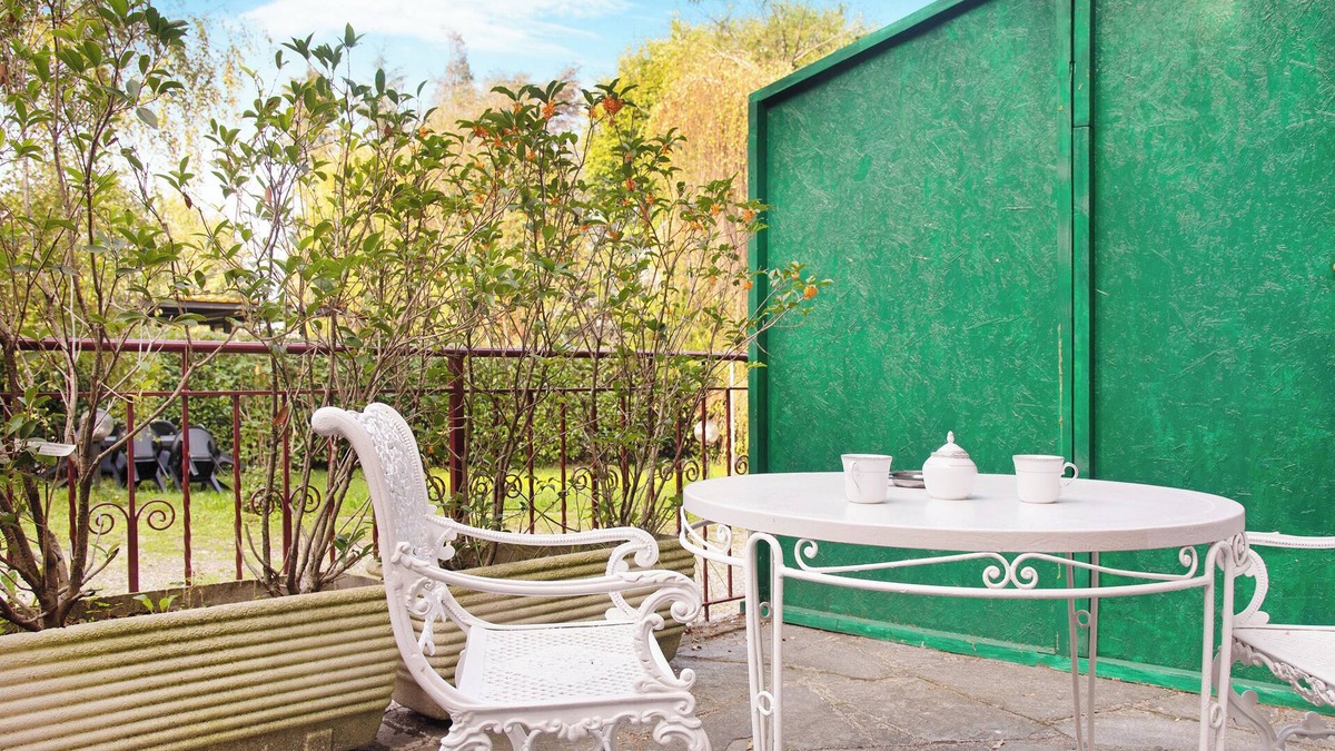 Capolago Apartment | Apartment 'Suite In Villa Con Parco' with Mountain View, Wi-Fi and Air Conditioning