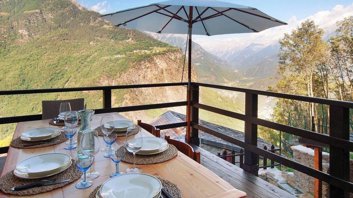 San Giacomo Filippo Apartment | Apartment "Sweet Somma Mountain Lodge 2" with Mountain View, Private Terrace & Wi-Fi