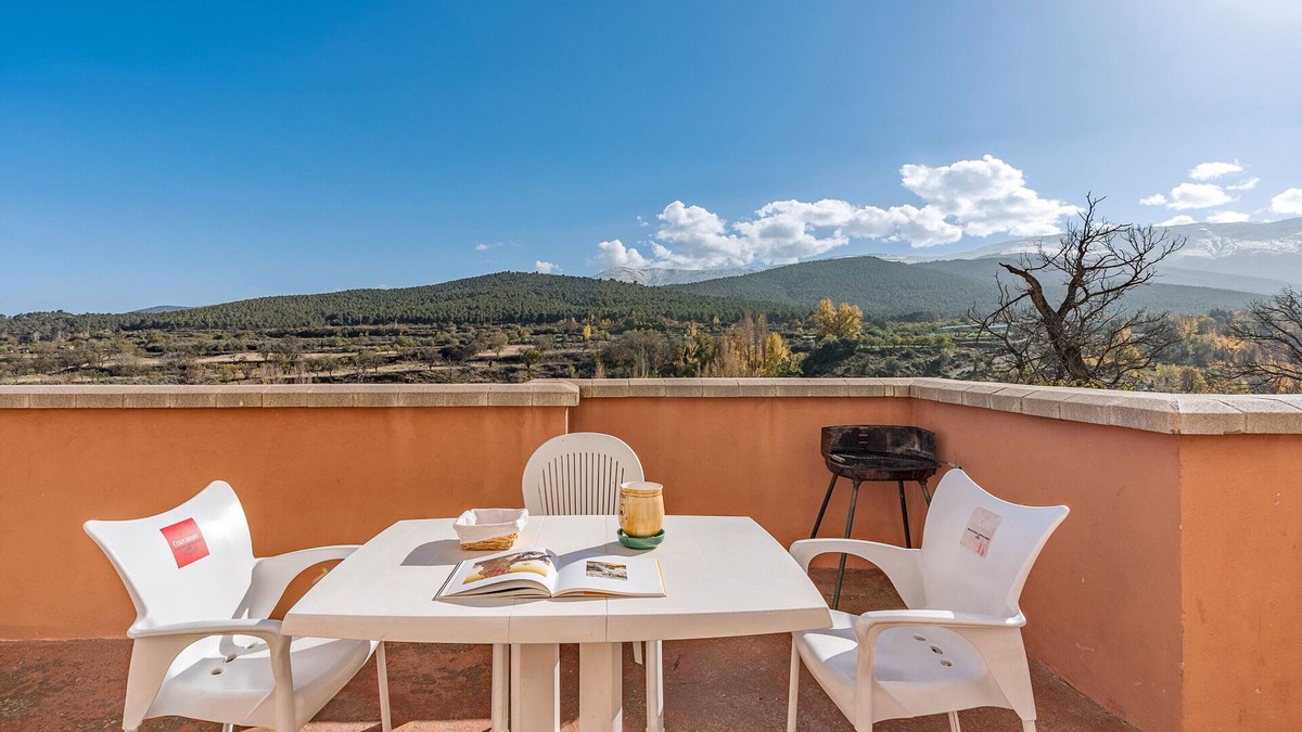Jerez del Marquesado Apartment | Apartment 'Tizná' with Mountain View, Shared Terrace and Wi-Fi