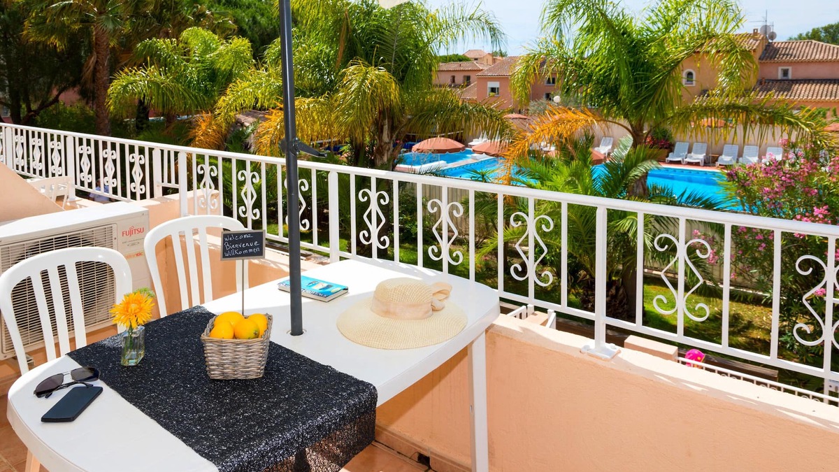 La Londe-les-Maures Apartment | Apartment T3 * 250 m from the SEA with HEATED SWIMMING POOL and TENNIS (103)