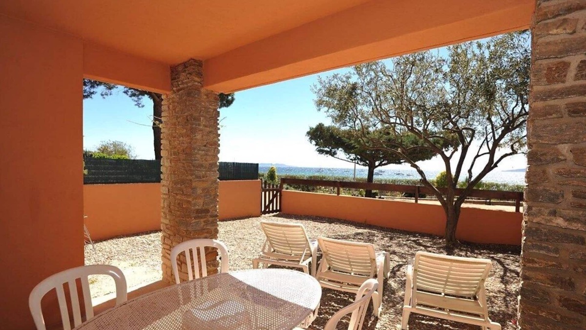 La Londe-les-Maures Apartment | APARTMENT T3 * 6 pers 10m from the BEACH with SEA VIEW & HEATED SWIMMING POOL (3)