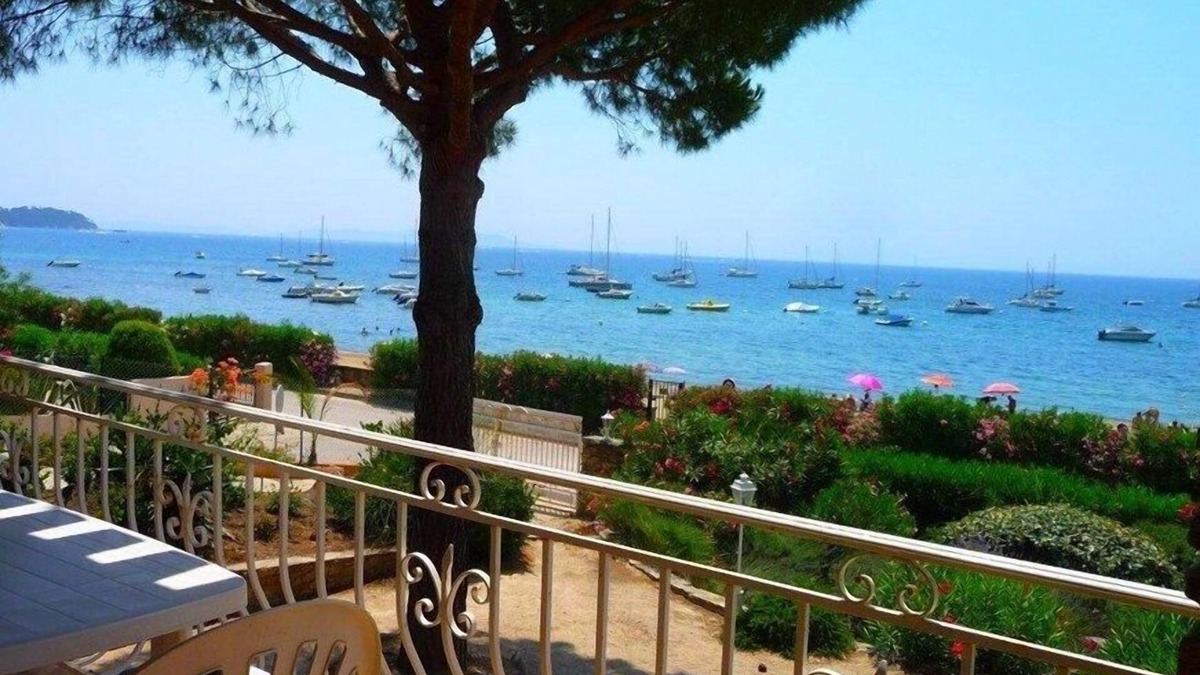 La Londe-les-Maures Apartment | APARTMENT T2 * 4 p 10m from the BEACH with SEA VIEW & HEATED SWIMMING POOL (6)