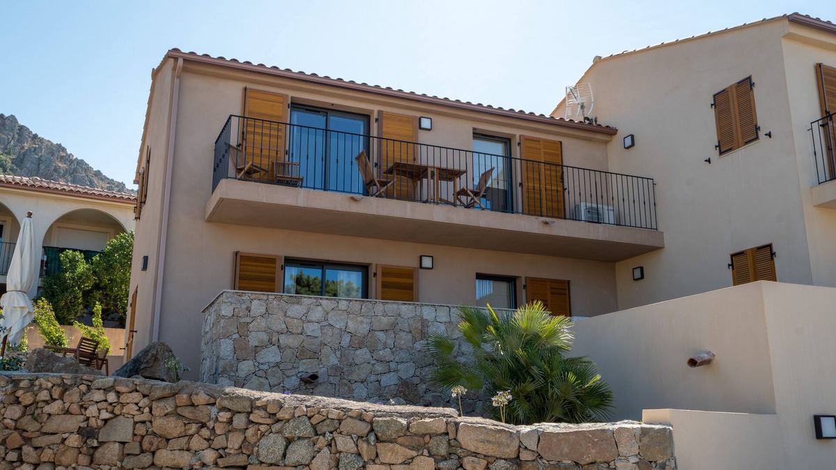 Algajola Apartment | Apartment T2 Ground floor, a few meters from the beach