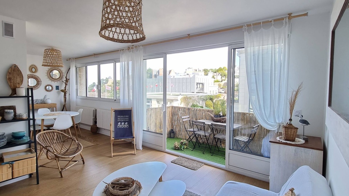 Dinard Apartment | Apartment T3 HYPER CENTER DINARD - 50 M BEACH-SEA VIEW