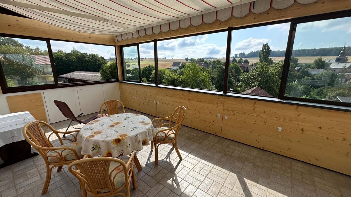 Hunstetten Apartment | Apartment 'Taunusnest' with Private Terrace, Wi-Fi and Air Conditioning