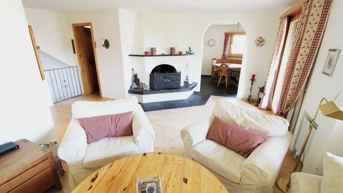 Samedan Apartment | Apartment Tauschna with private wellness area