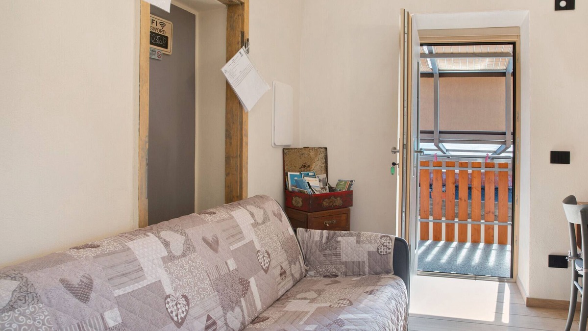 Capo di Ponte Apartment | Apartment 'Tita' with Mountain View, Balcony and Wi-Fi