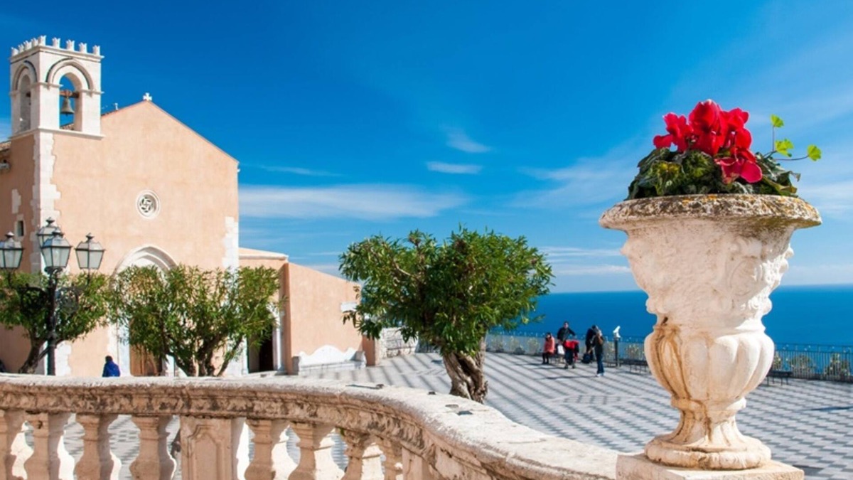 Gaggi Apartment | Apartment 'tra mare e montagna' with Mountain View, Terrace & Balcony