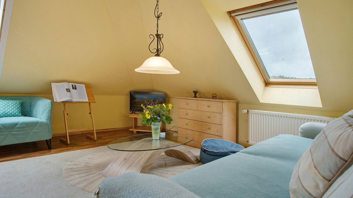 Luetow Apartment | Apartment 'Ullo´s Schwalbennest ' with Private Terrace, Shared Garden and Wi-Fi