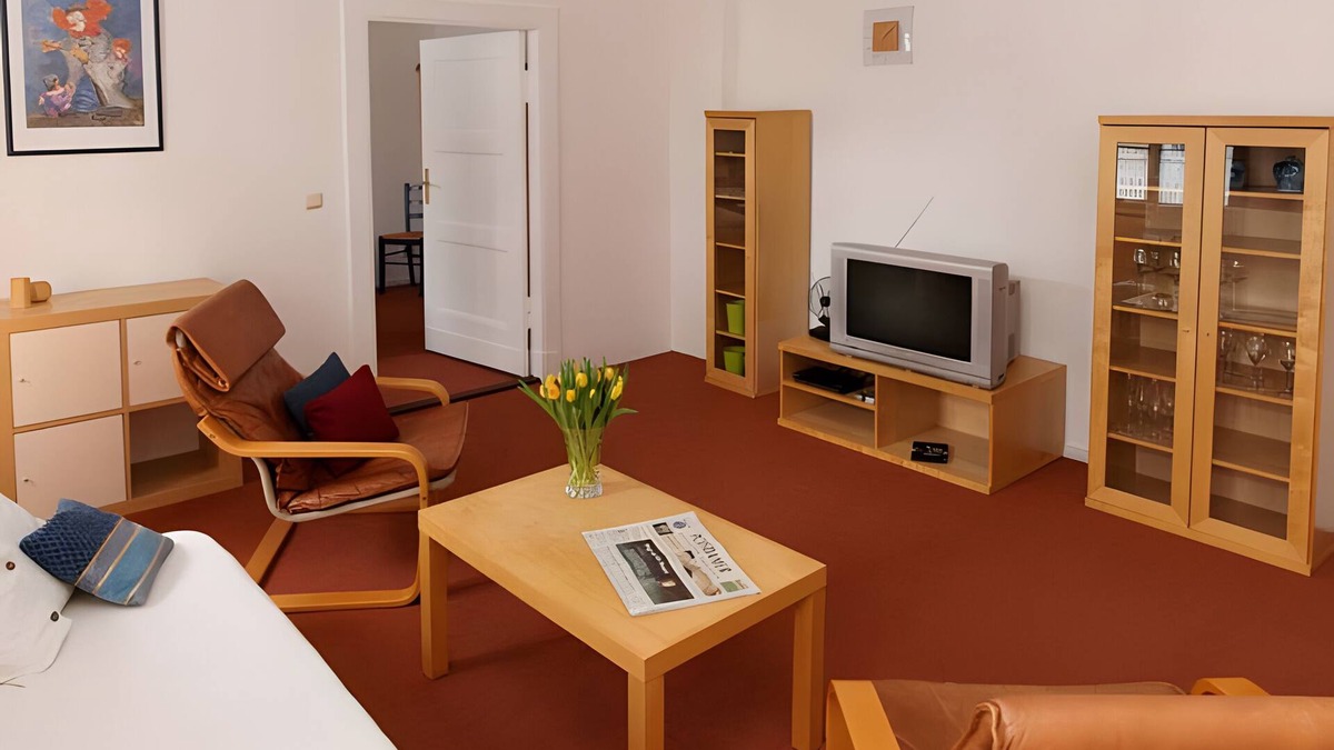 Babelsberg Nord Apartment | Apartment 'Unter den Linden' with Wi-Fi