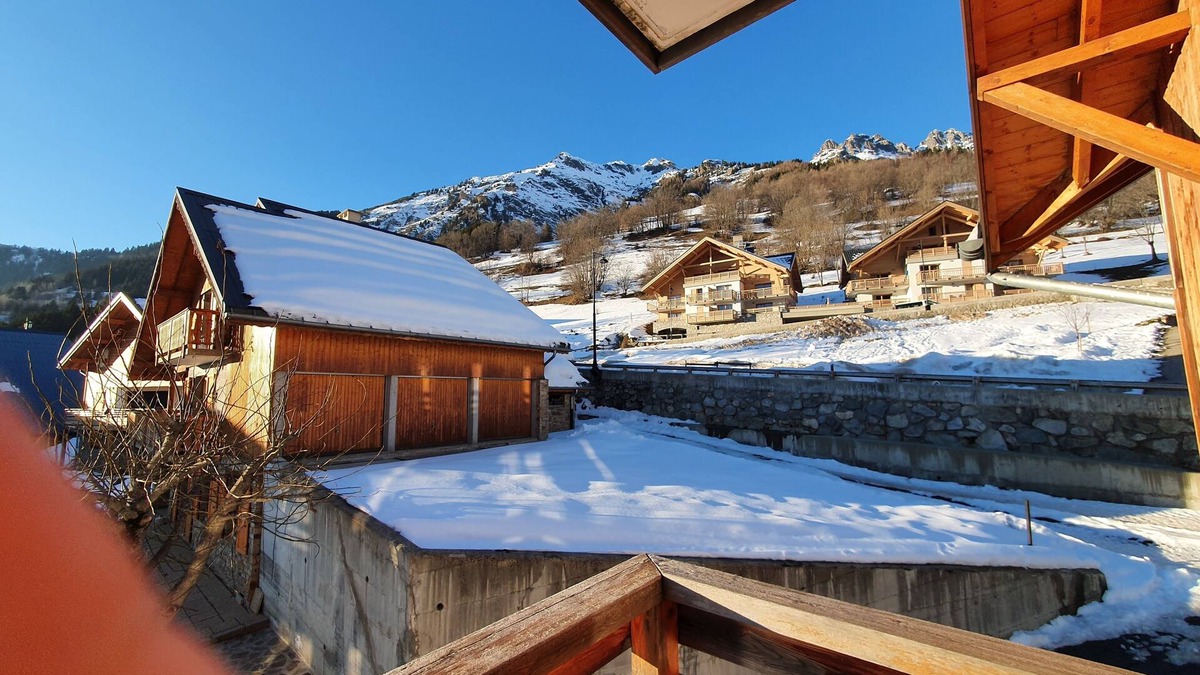 Vaujany Apartment | Apartment Vaujany Les Valmonts, 4 people with sauna and hammam