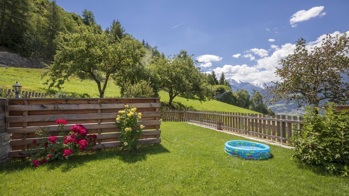 Sluderno Apartment | Apartment 'Vernalhof Apt Sunnaseit' with Mountain View, Shared Terrace and Wi-Fi