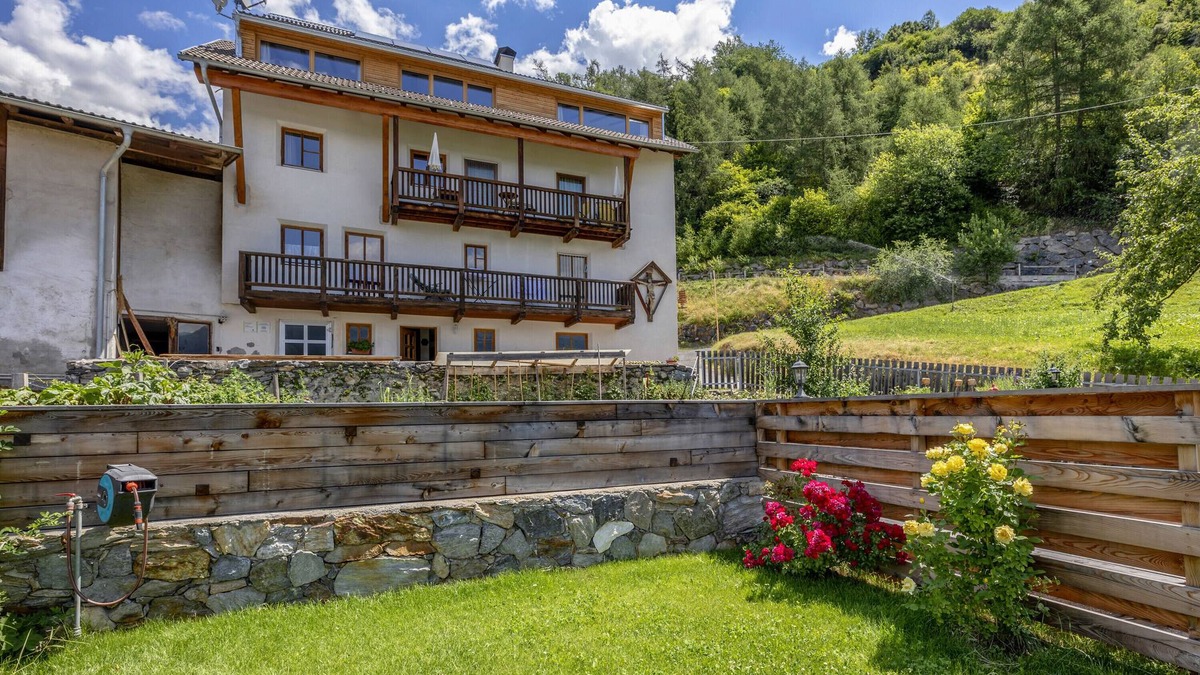 Sluderno Apartment | Apartment 'Vernalhof Apt Panorama Large' with Mountain View, Shared Terrace and Wi-Fi