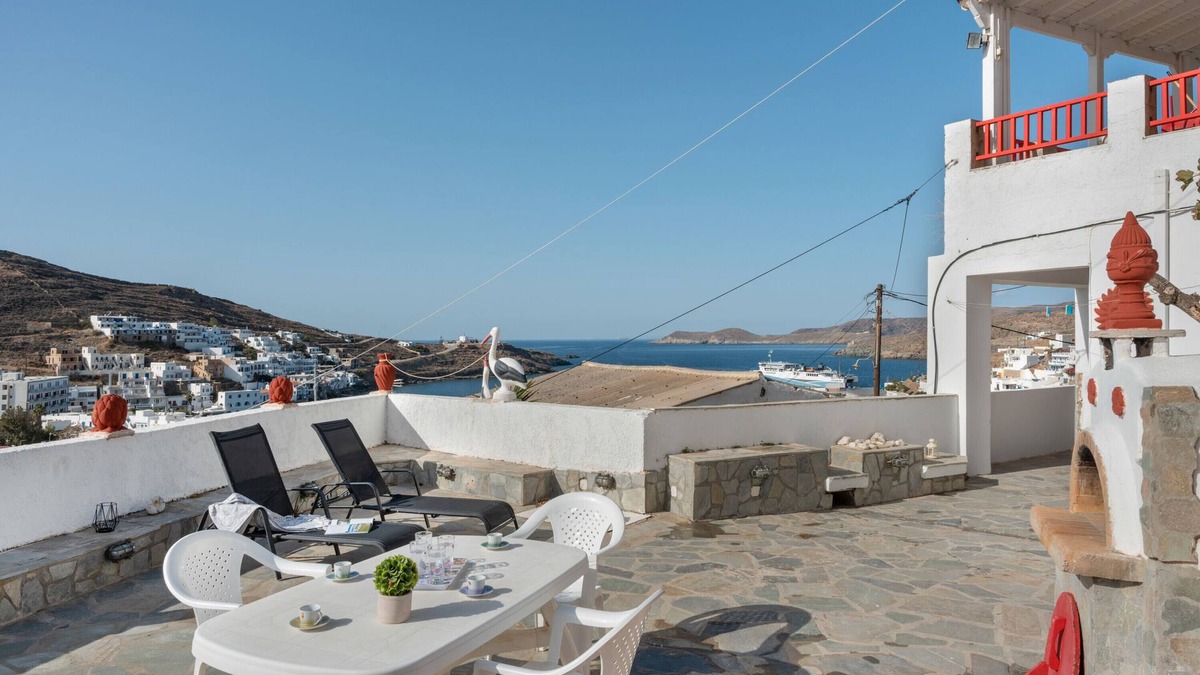 Merichas Apartment | Apartment 'Villa Christina Kythnos' with Sea View, Wi-Fi and Air Conditioning