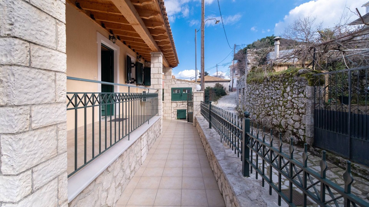 Drimonas Apartment | Apartment "Villa Votistis A2" with Mountain View, Garden & Wi-Fi