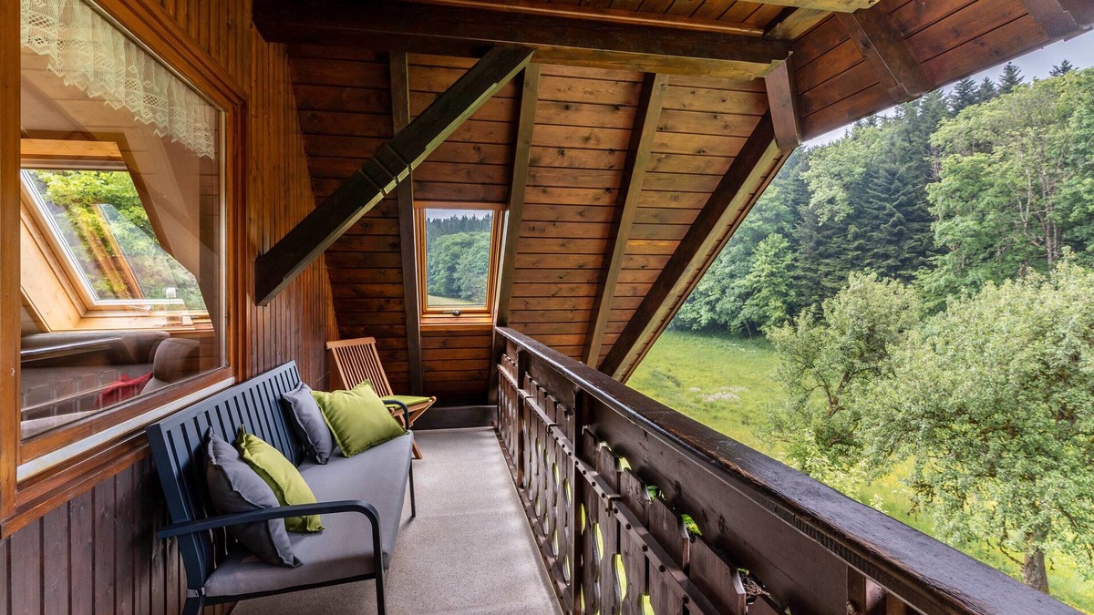 Wolfach - Saint Roman Apartment | Apartment 'Vogelnest' with Mountain View, Shared Pool and Wi-Fi