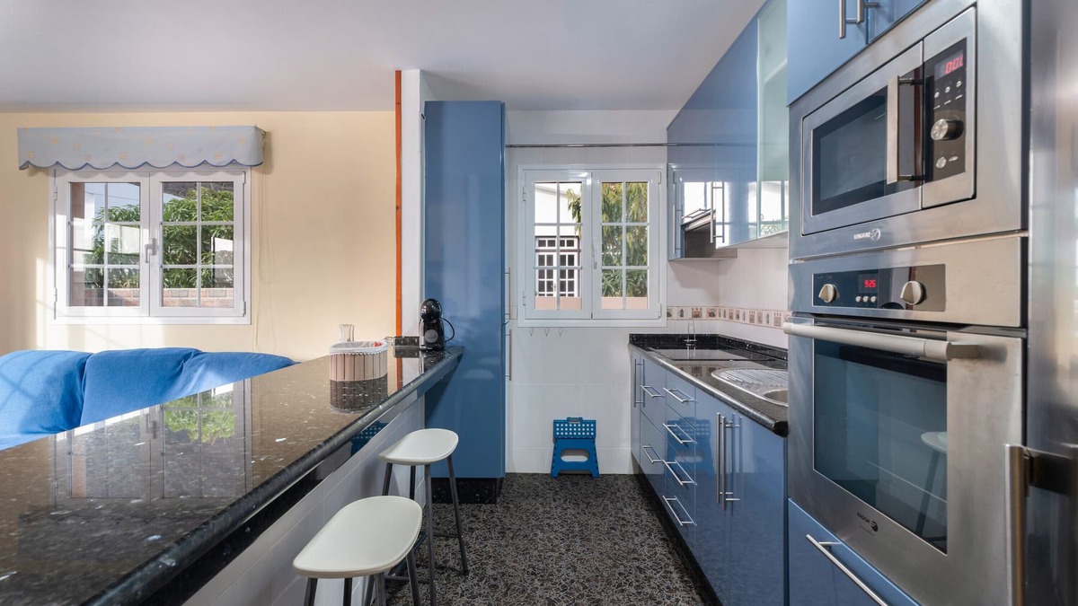 Tamaduste Apartment | Apartment 'Vv El Oasis' with Mountain View, Private Pool and Wi-Fi