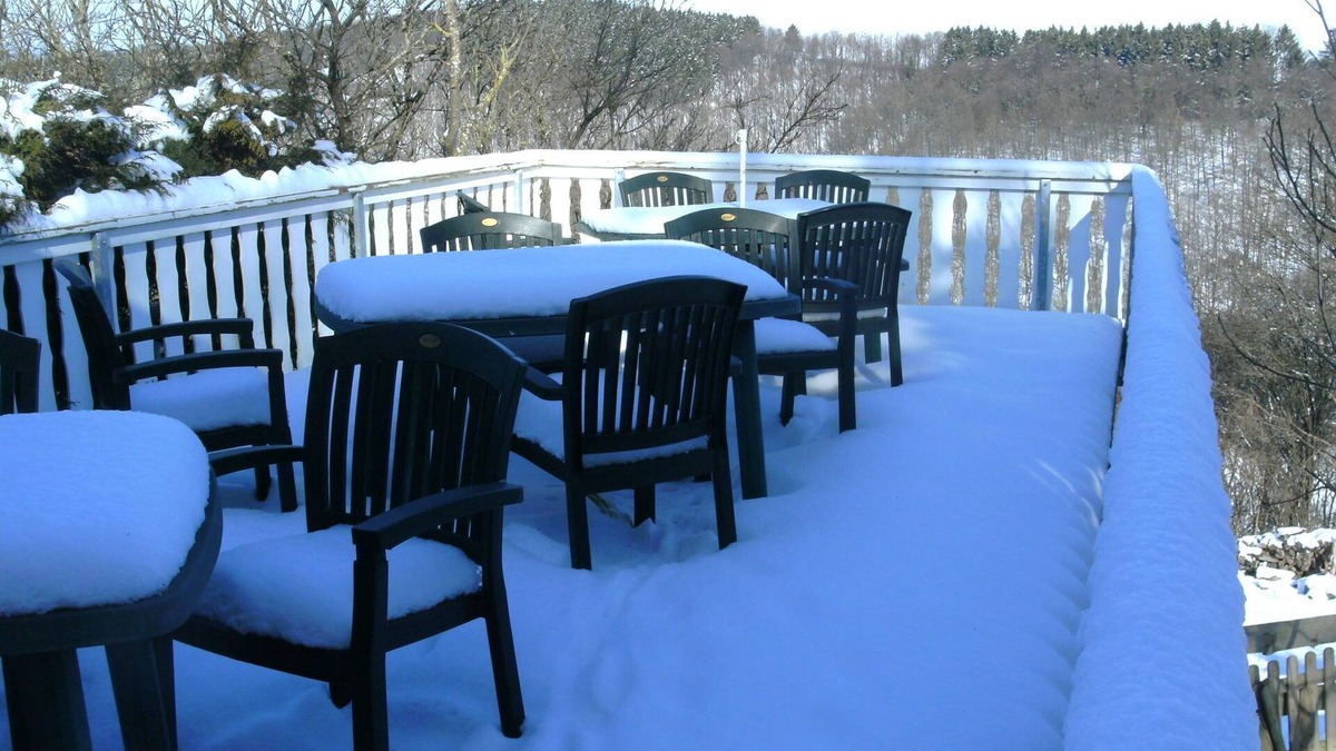 Morscheid-Riedenburg Apartment | Apartment with animal zoo and sun terrace