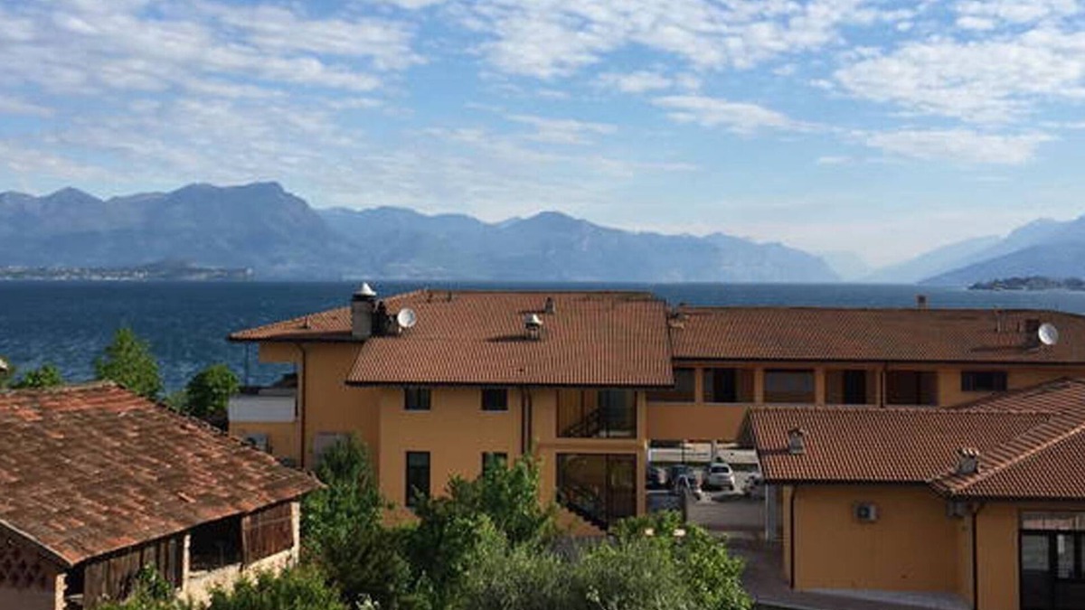 Rivoltella Apartment | Apartment with view of Lake Garda