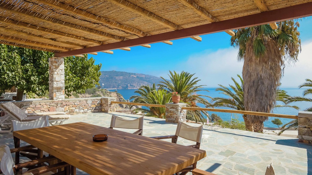 Platis Gialos Apartment | Apartment 'White and Black Suites Superior' with Sea View, Wi-Fi and Air Conditioning