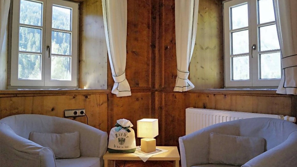 Obernberg am Brenner Apartment | Apartment 'Widum Obernberg Nikolaus Bergsuite' with Mountain View, Shared Terrace and Wi-Fi