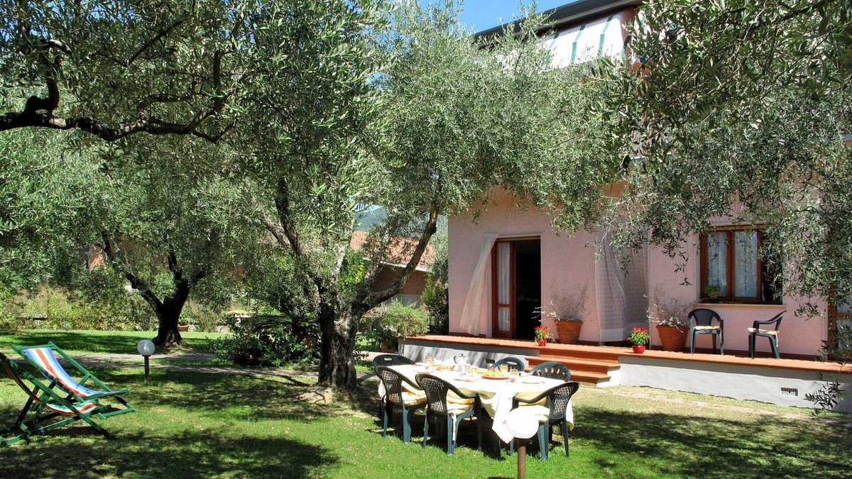 Capanne-Prato-Cinquale Apartment | Apartment Wilma by Interhome